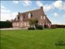Villa op 2195m² met uniek verzicht !!  Bestaande uit inkom, aparte wc, bureel met ingemaakte kasten,